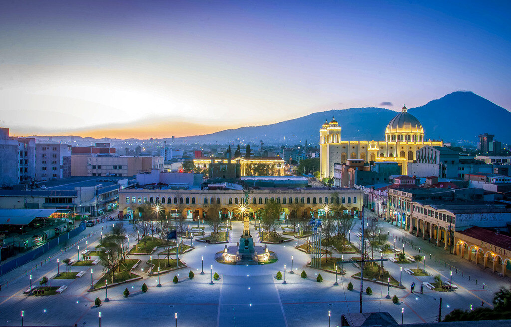 Plaza-libertad-san-salvador